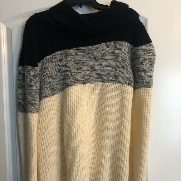 Sweater - Picture 1 of 3
